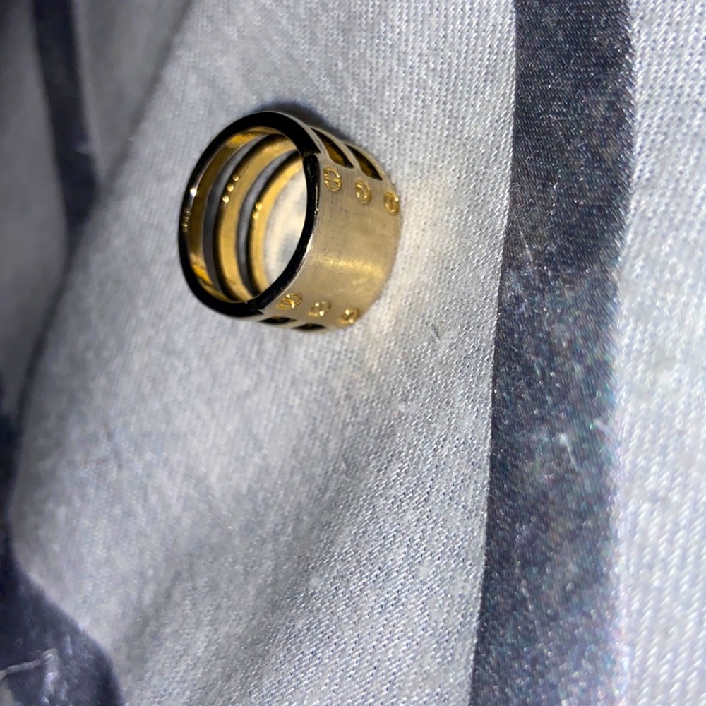 Gold three-row ring, great condition